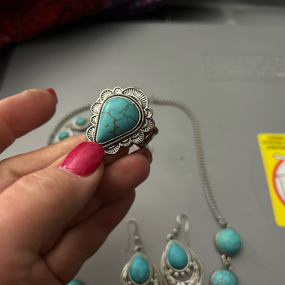 Turquoise and Silver Jewelry Set - Picture 5 of 8